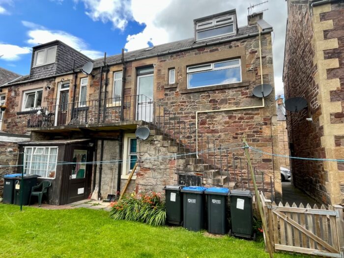 6 Douglas Place