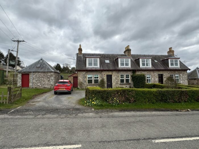 1 Lustruther Cottage Chesters