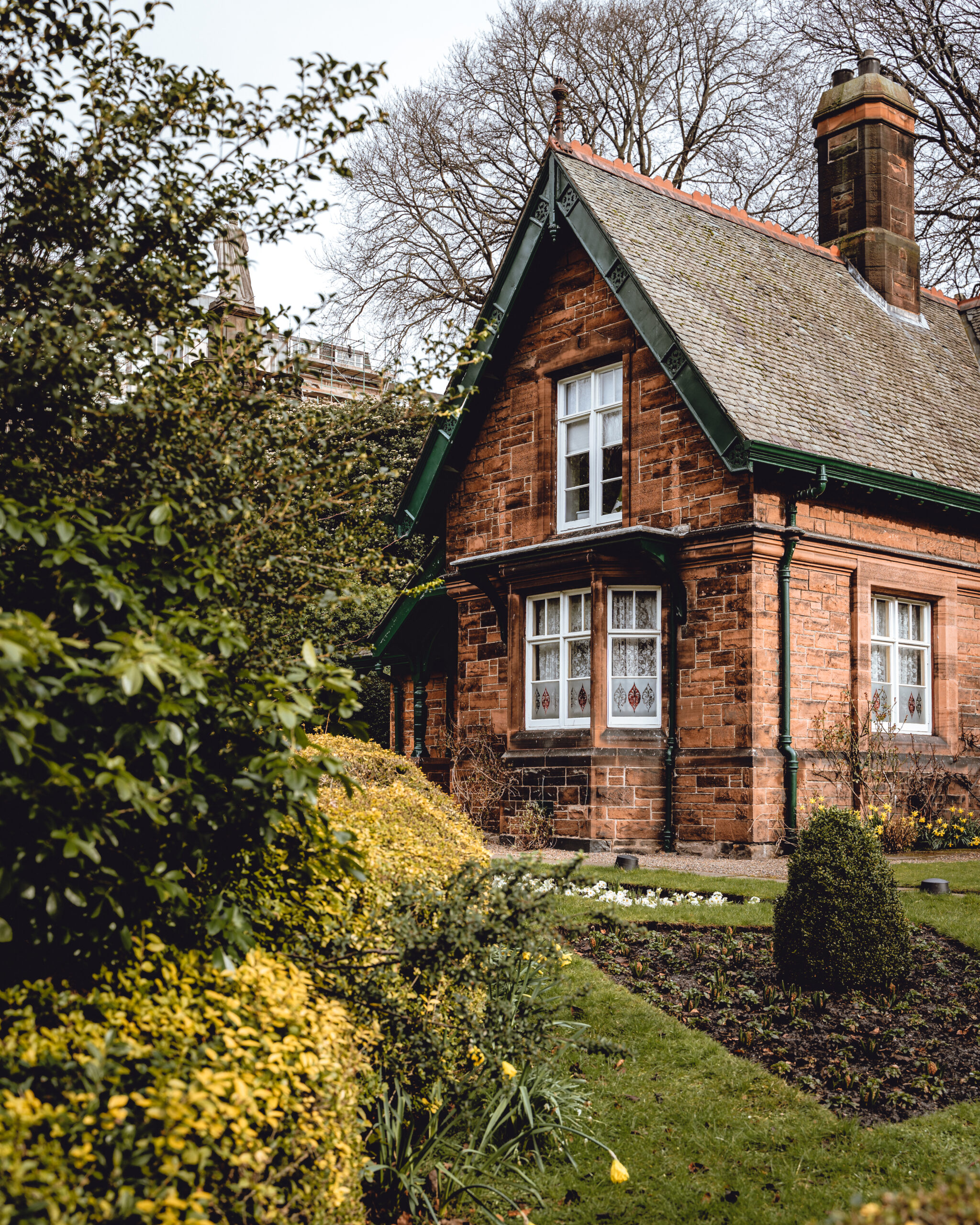 pretty-house-in-a-park