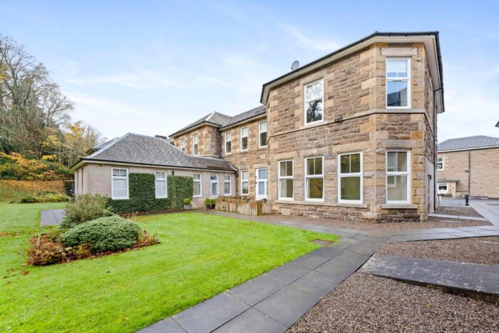 18 Dingleton Apartments