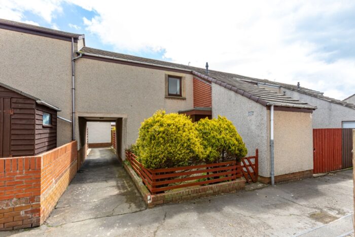 49 Deanhead Drive